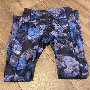 Lululemon tight with pockets